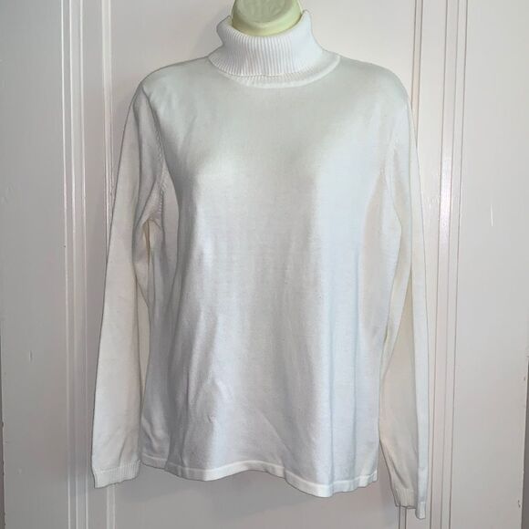 Yarnworks cream colored turtleneck sweater - Picture 1 of 10